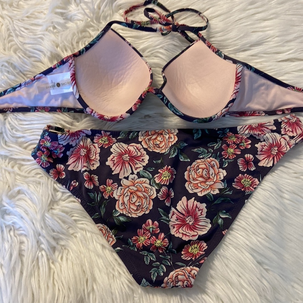 Shade & Shore two pieces swimsuit top is 36B and it’s push up and bottoms is L - Picture 8 of 12